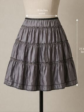 Tiered A-Line Women's Tiered Skirt in Charcoal Gray. Size 10 (Fits 6 /8) Sequins
